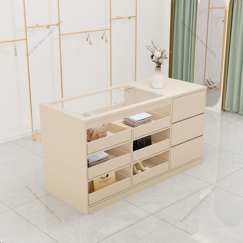 Negozio di Abbigliamento Moder - Storage recensione e prezzo